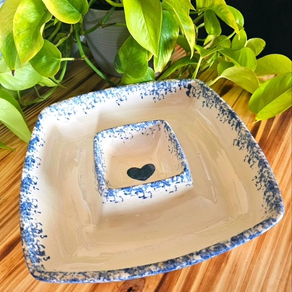 Vintage Blue And White heart serving bowl - Picture 2 of 4